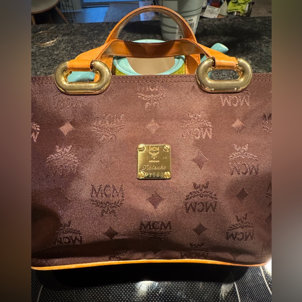 💚💚💚 Special Edition MCM, like new, w signature and COA. SO GOOD. 💚💚💚